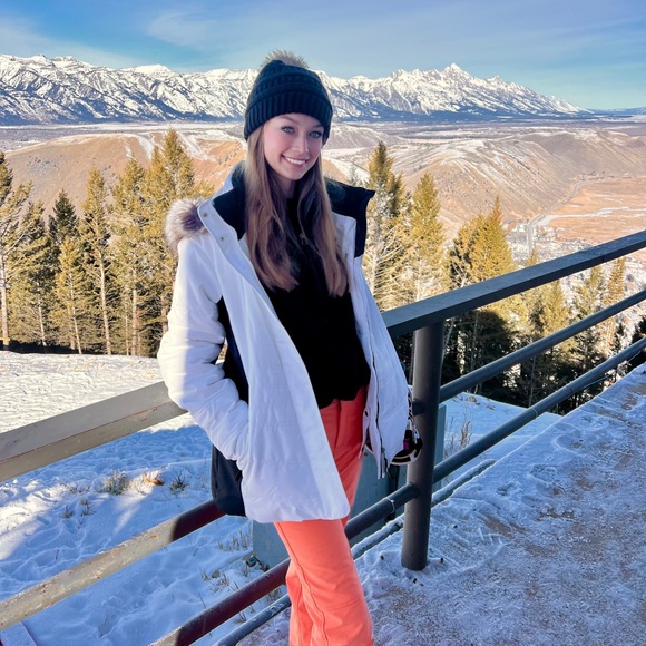 Meet your Posher, Emma - Picture 5 of 5